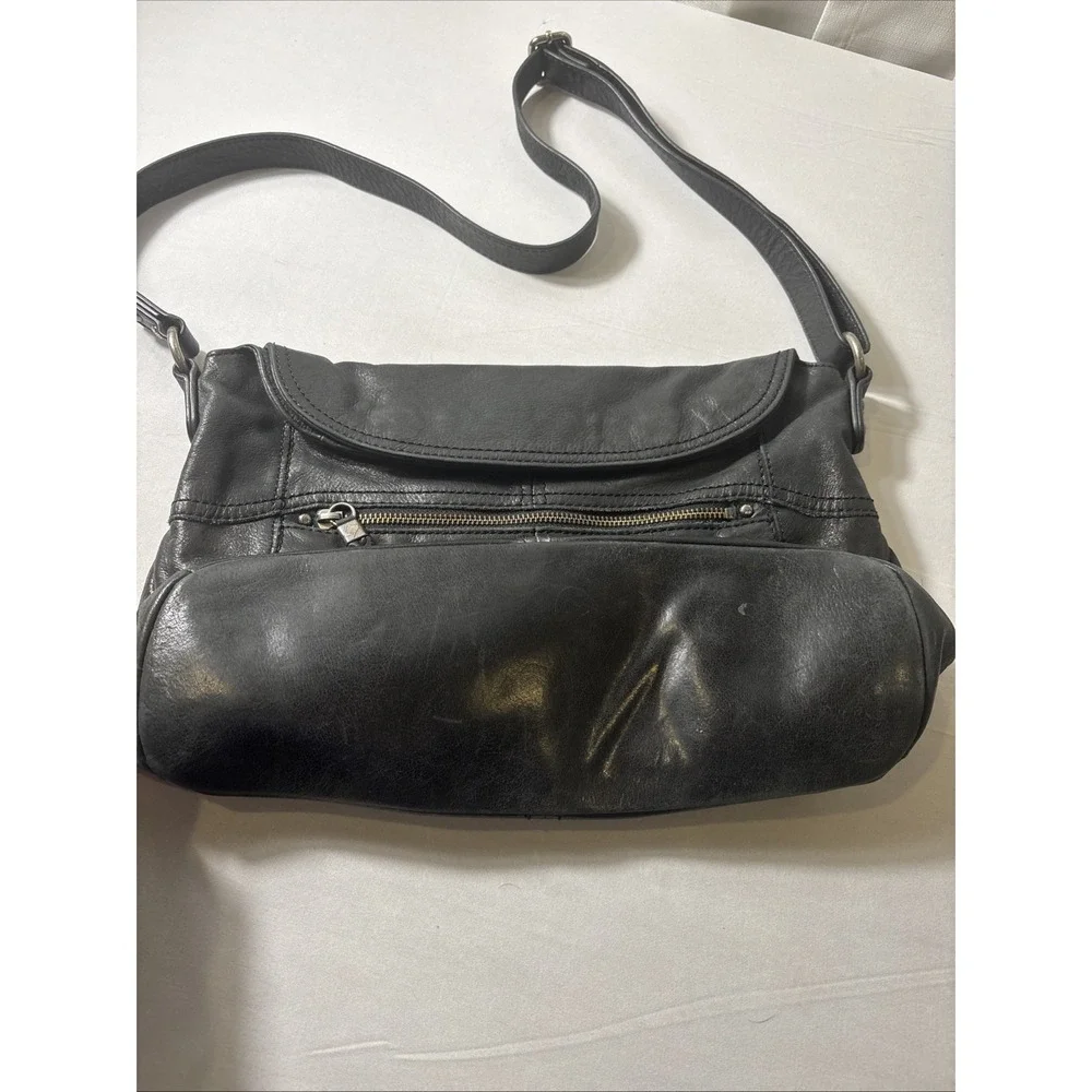 The Sak Black 100% Leather Purse Handbag Bag Magnetic Flap Foldover Soft